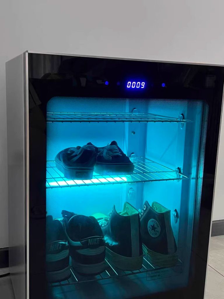 เครื่องอบรองเท้าอัจฉริยะ (Shoe Dryer and Sterilizer) ตัวช่วยที่จะเปลี่ยนชีวิตเท้าของคุณให้ดีขึ้น!