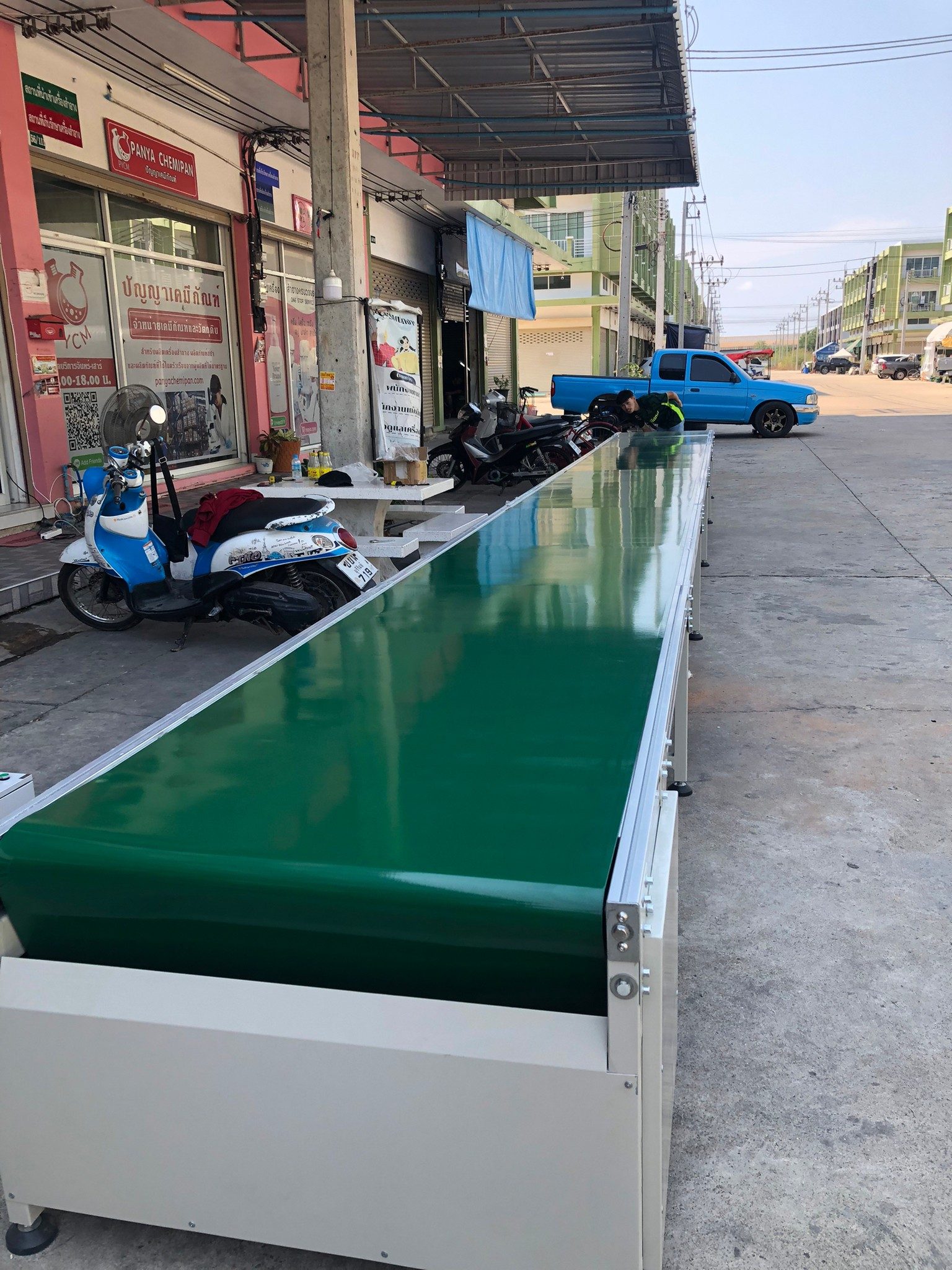 สายพานลำเลียง PVC พร้อมโครงและขาตั้งอะลูมิเนียมอัลลอย  สั่งทำ 10 เมตร