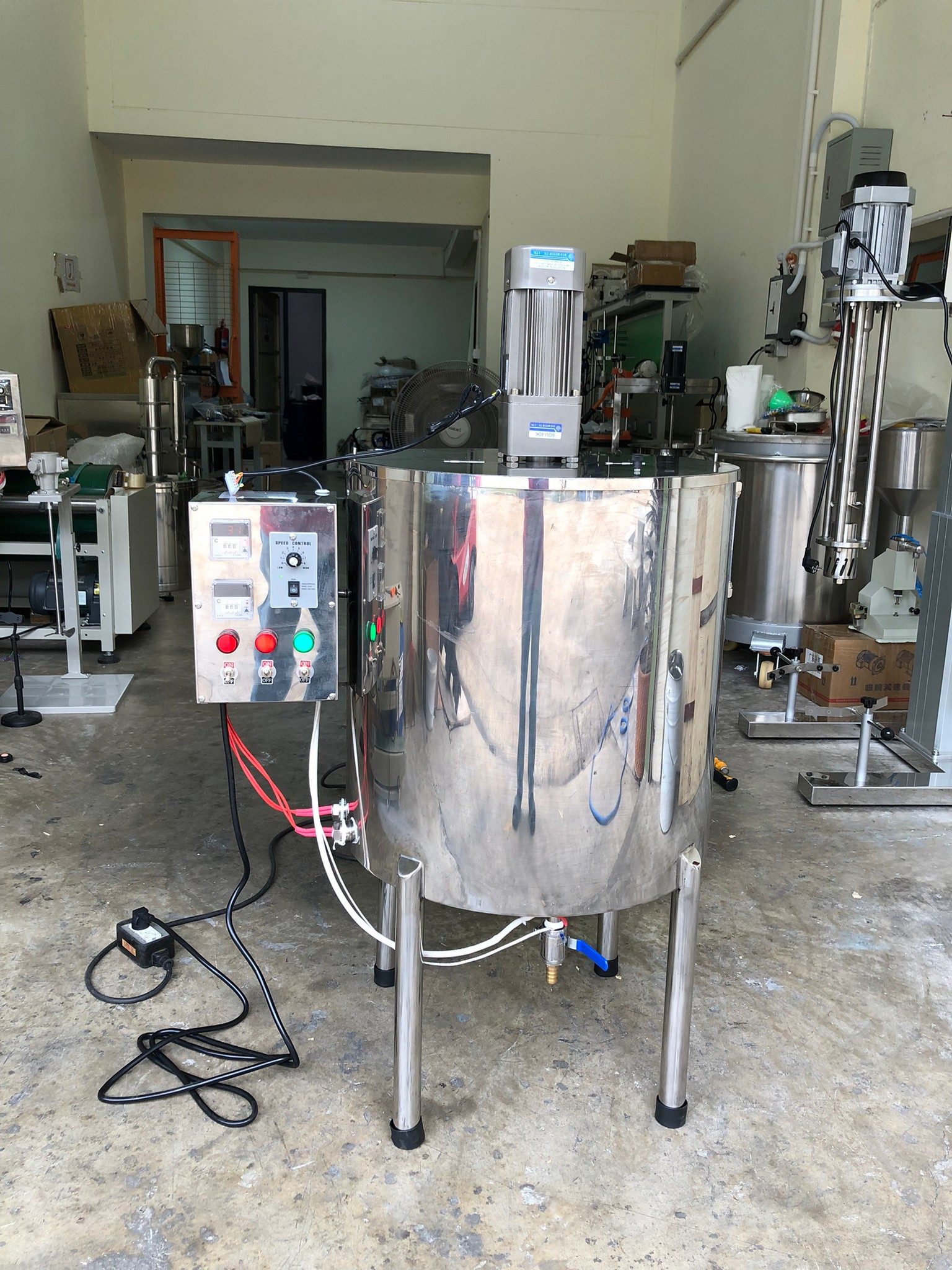 เครื่องกวนครีม 100L – กวน+ให้ความร้อน พร้อมใช้งาน!