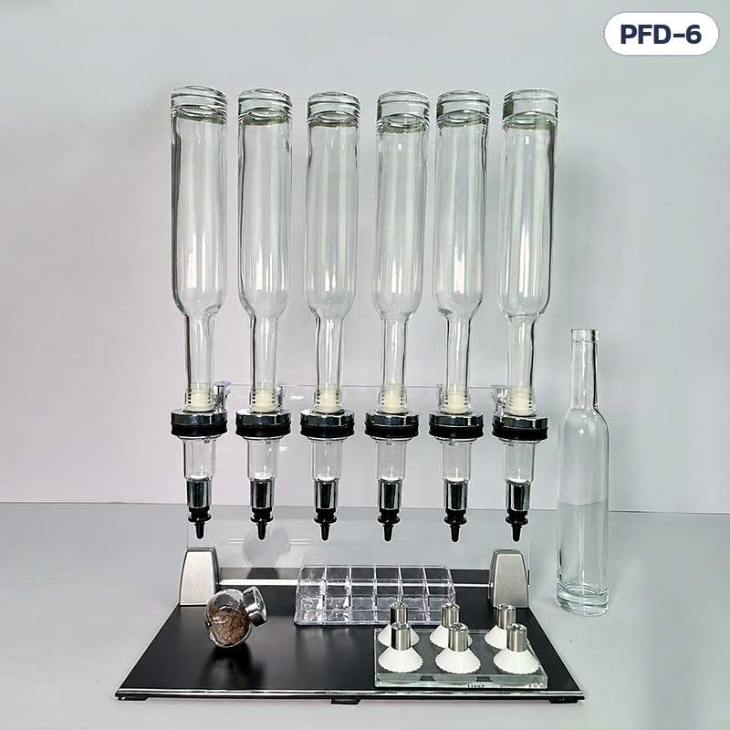 ชั้นปั๊มแบ่งน้ำหอม 6 หัว PFD-6 – ชั้นปั๊มแบ่งน้ำหอม 6 หัว พร้อมขวดแก้ว 375 มล. ตั้งเทียบข้างชั้น