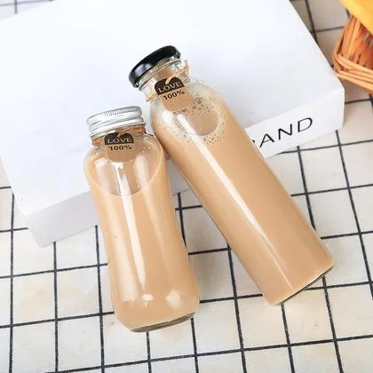 ฝาเหล็กสีดำ (ซ้าย) กับฝาเกลียวอลูมิเนียม (ขวา)